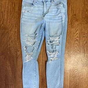 American Eagle Women's Light Blue Distressed Jeans